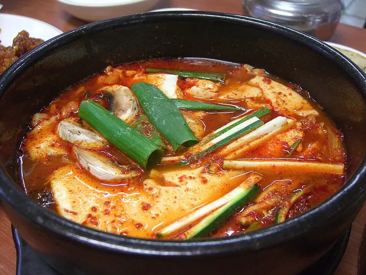고추장찌개 완성 사진
