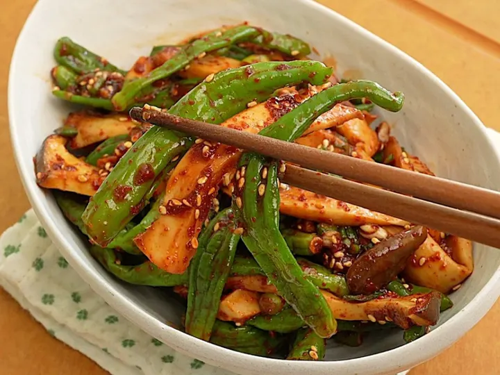 꽈리고추버섯무침 완성 사진