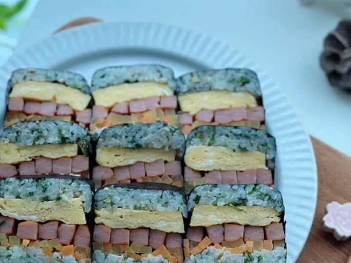 냉이김밥 완성 사진