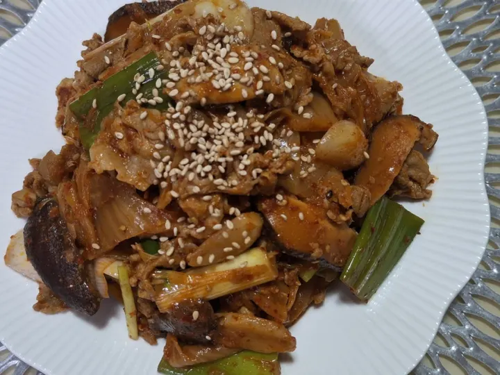 돼지고기김치볶음 완성 사진