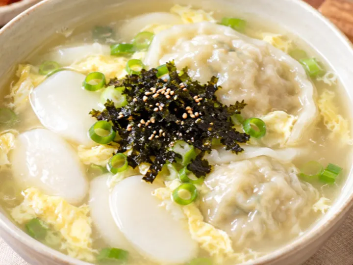 떡만두국 완성 사진