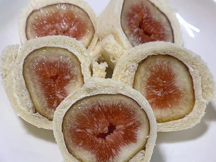롤샌드위치 완성 사진