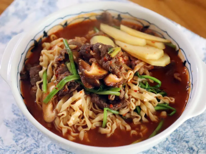 멸치칼국수 완성 사진