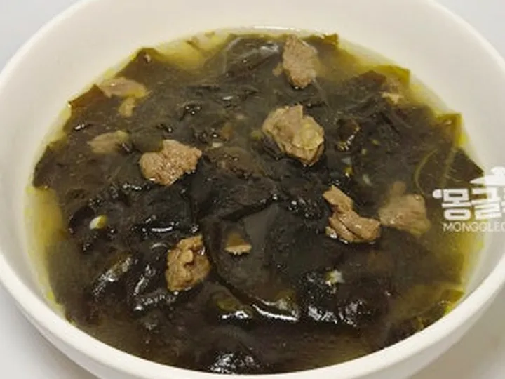 소고기미역국 완성 사진