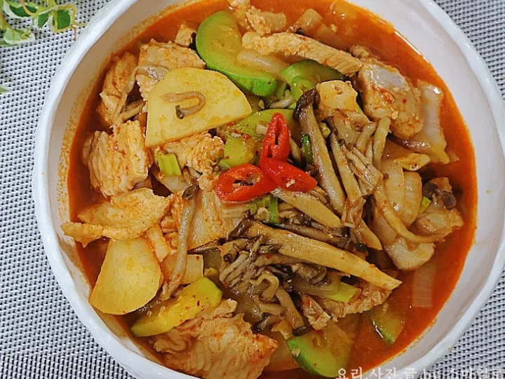 애호박고추장찌개 완성 사진